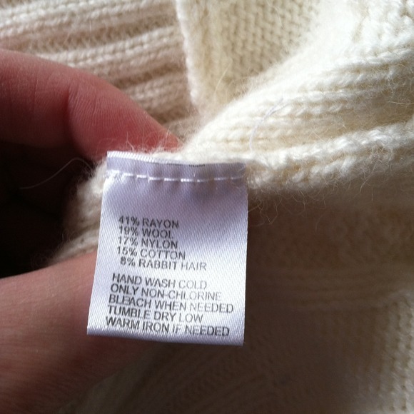 ๐นBUNDLED๐นOversized Batwing Sweater! - Picture 4 of 4