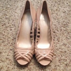 New Never worn nude platform pumps by nine west