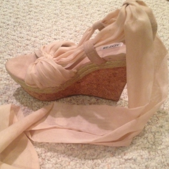 Rezoy pink chiffon high heel sandals - Picture 3 of 4