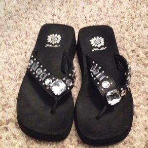 Yellow Box black platform flip flops