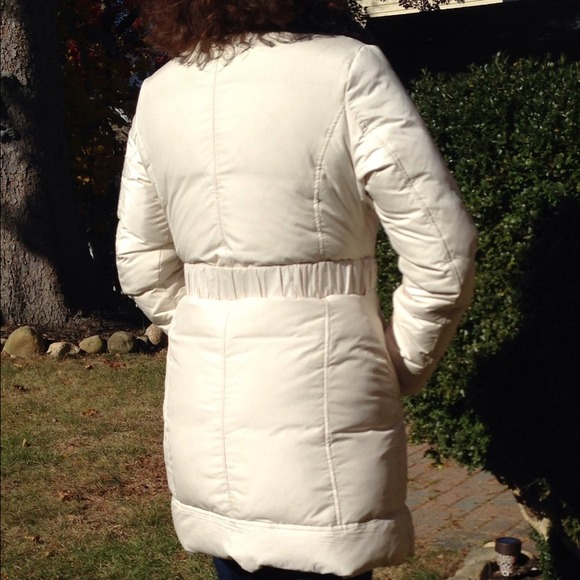 ❌SOLD❌DKNY White Puffy Jacket - Picture 2 of 4