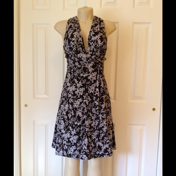 White House Black Market back crisscross dress