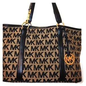 XX.  Trade XX. Michael Kors tote bag