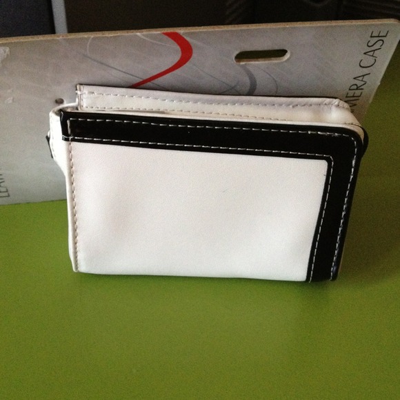 Leather camera case - Picture 2 of 4