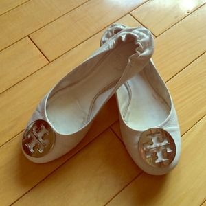 Authentic Tory Burch Reva ballet flats in White