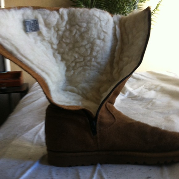 Ugg like boots - Picture 2 of 4