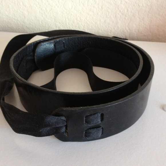 ?Bundled?Tie front black leather belt