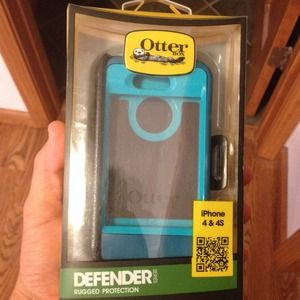 Teal iPhone 4 or 4s defender series Otterbox.