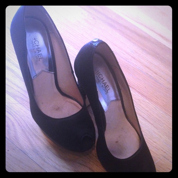 🚨SPECIAL PRICE🚨 MK Peep Toe Platform Pumps