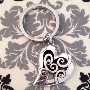 ⬇️⬇️Brighton Mingle Heart key chain NEW