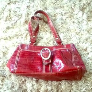 Red Liz&Co gator skinned purse