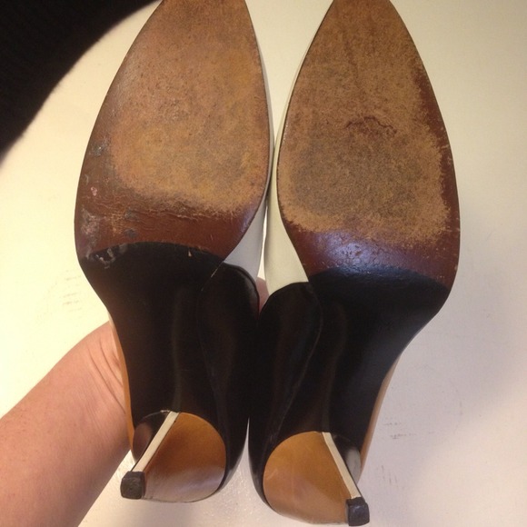 Stuart Weitzman Color Block Vintage Pumps - Picture 3 of 5