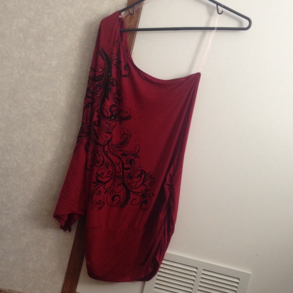 One shoulder top