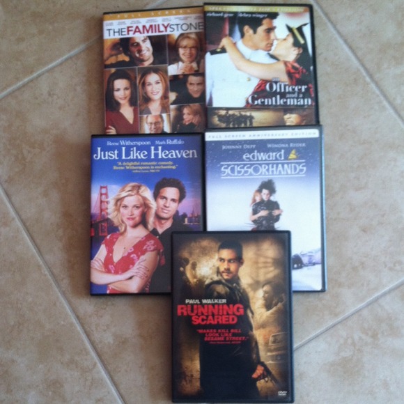 5 dvd's like new, great movies💕