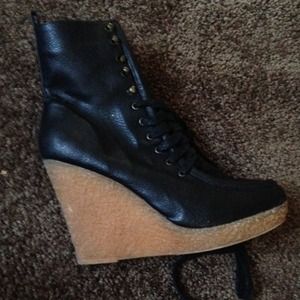 🚫Sold🚫Wedge lace up booties