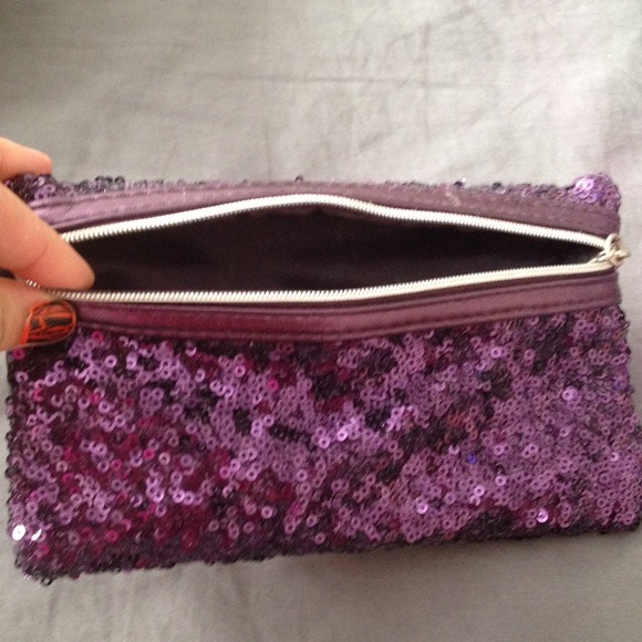 Cute wristlet!