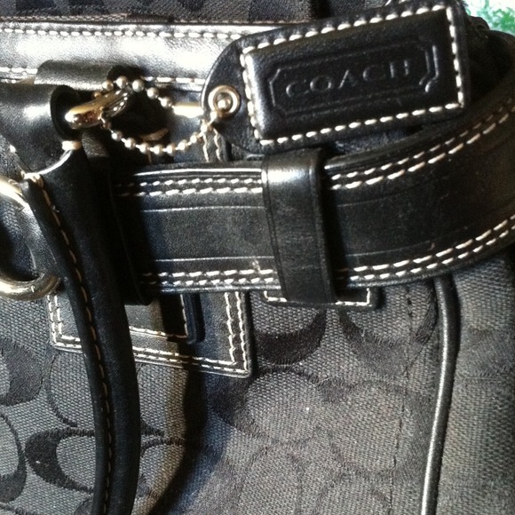 COACH purse! Black, in great shape! - Picture 1 of 4