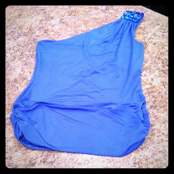 One shoulder dress shirt