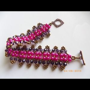 Hot pink handmade pearl bracelet