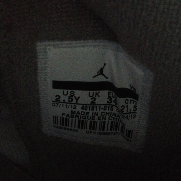 Cool grey 9s size 2.5 - Picture 3 of 3