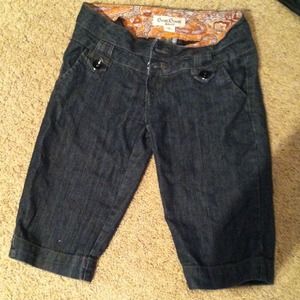 black jean capris