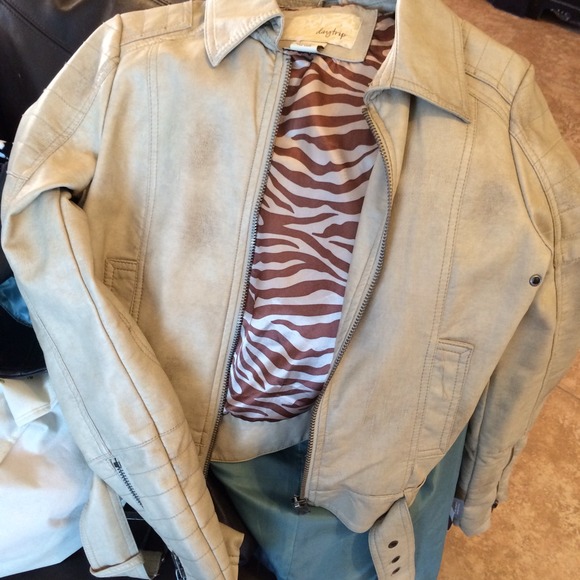 Faux-leather Moto Jacket purchased at Buckle - Picture 4 of 4