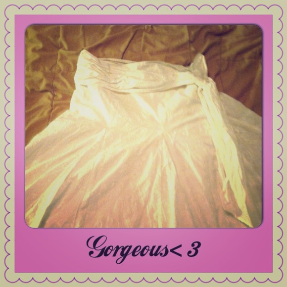 💢reduced💢White skirt with tie