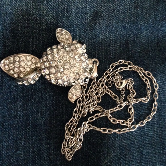 Fish pendant necklace