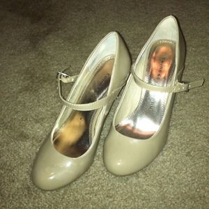Taupe patent leather mary jane heels