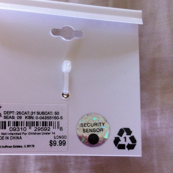 🚫SOLD in Bundle🚫🎁🔔BRAND NEW Stretch Fish Ring - Picture 2 of 3