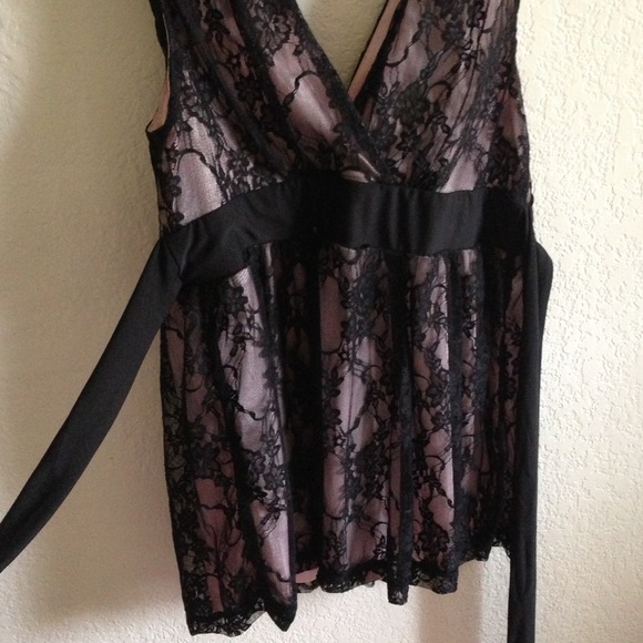 ❌SOLD❌💗Cute Pink and black top 💕 Size M - Picture 3 of 4
