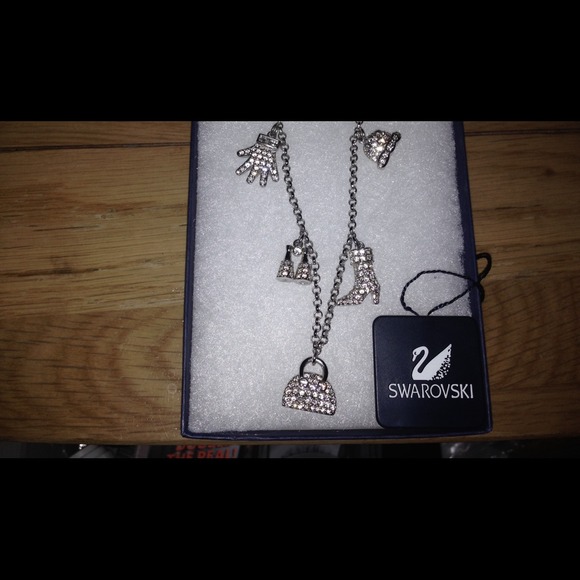 Swarovski crystal pendant! Brand new!