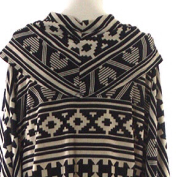 Aztec tribal print cowl neck poncho - Picture 3 of 4