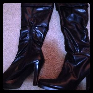 BLACK BOOTS PERFECT CONDITION
