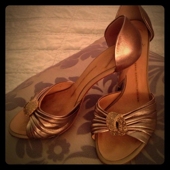 ⚡️Reduced Giuseppe Zanotti gold heels