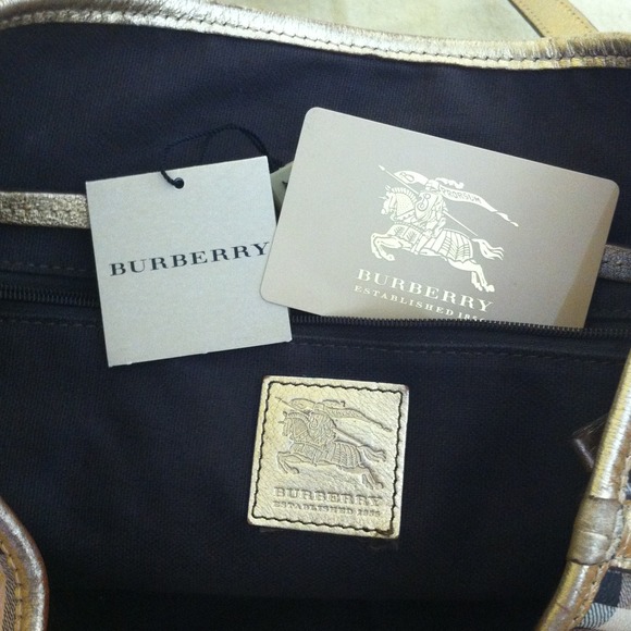 📛SOLD📛Authentic Burberry Claudia bag - Picture 3 of 3