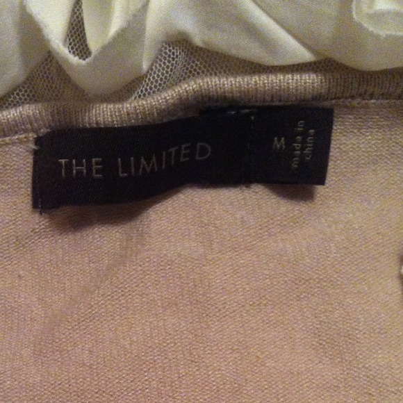 ✨SOLD IN BUNDLE✨The Limited Crop Sweater - Picture 4 of 4