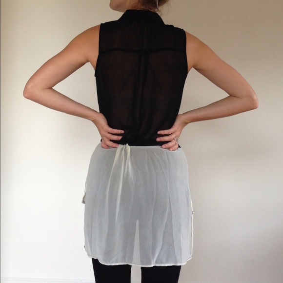 ❌SOLD❌Colorblock Chiffon Top - Picture 2 of 2