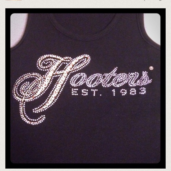 Hooters tank bundle