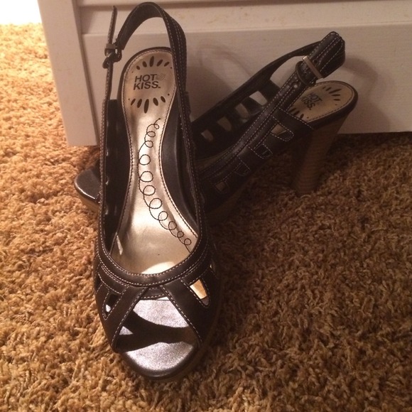 Chocolate brown Hot Kiss Heels - Picture 2 of 4