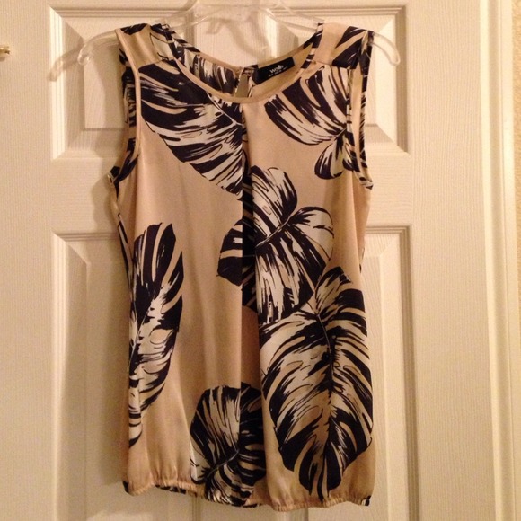 Wallis banana leaf sleeveless top