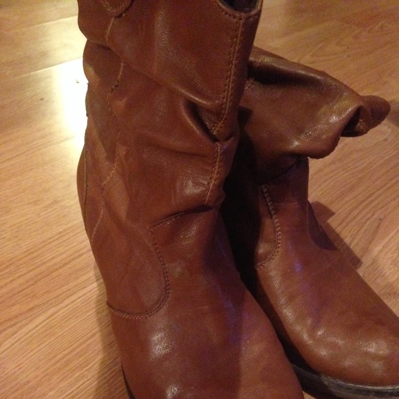 Cute brown slouch boots. 🎉lower price🎉