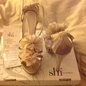 Shi high heals tan colored