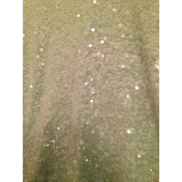 🚫SOLD IN BUNDLE🚫Mint Green Sequined Top - Picture 2 of 4