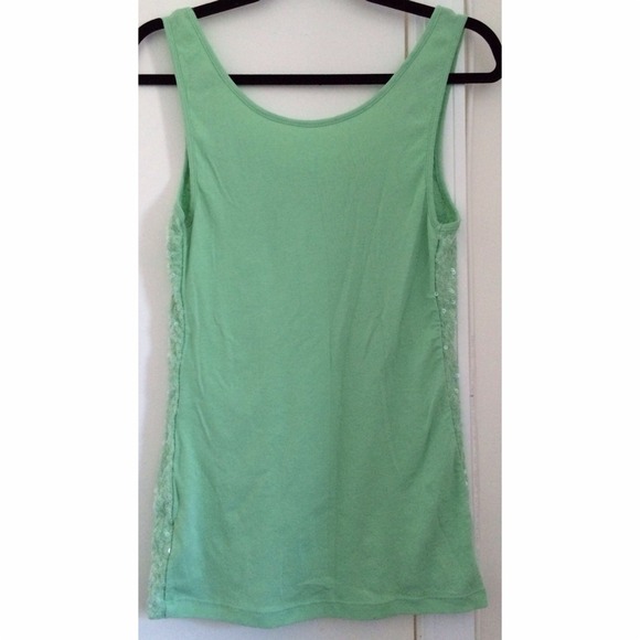 🚫SOLD IN BUNDLE🚫Mint Green Sequined Top - Picture 3 of 4