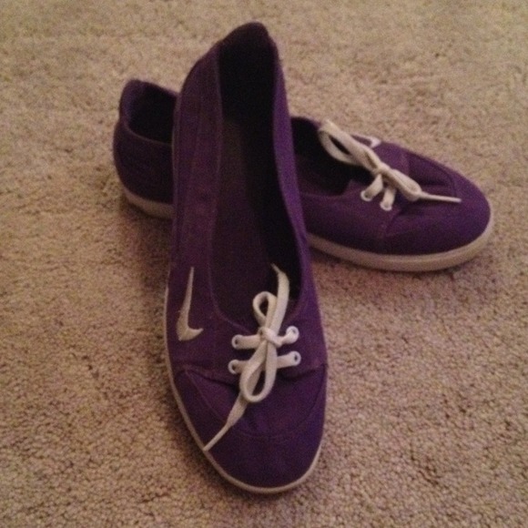 Nike purple shoes