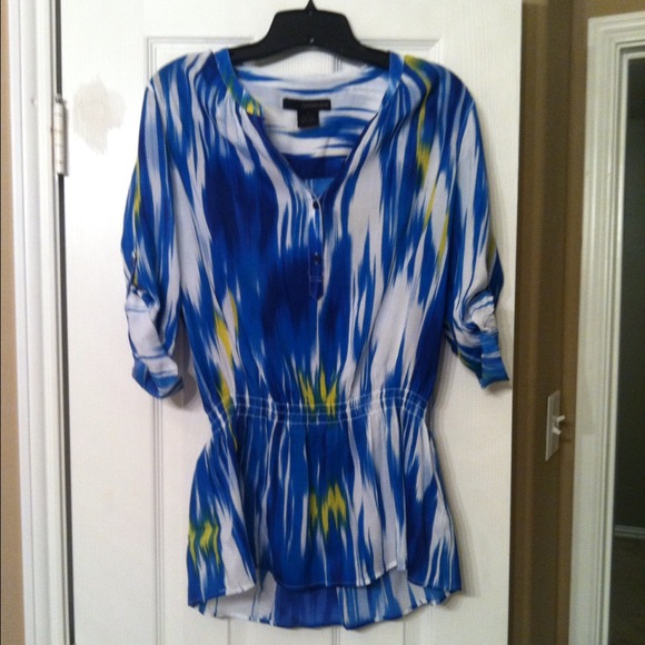 Sold bundle for Kristy !  Gray flats and blue top!