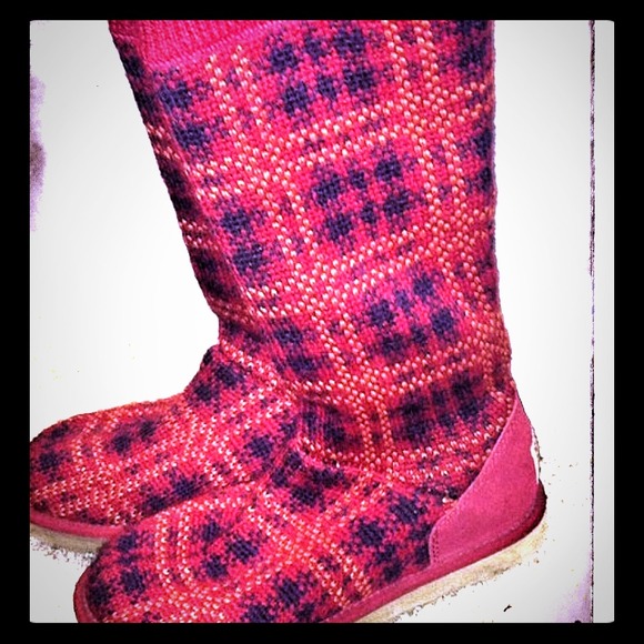 Red knit boots