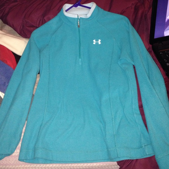 Cozy under armor half up jacket!