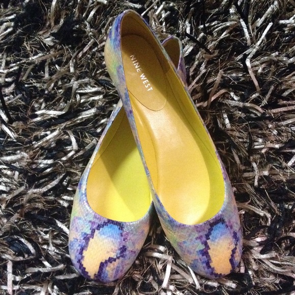 🚫SOLD🚫Nine West Multi Color Flats! - Picture 2 of 4